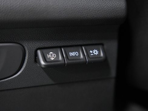 Used 2023 Buick Envision Avenir image 30