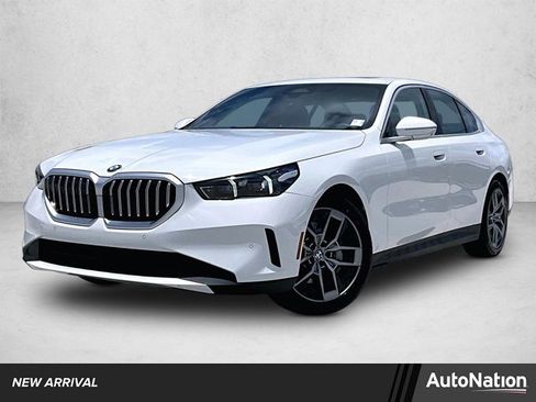 Used 2026 BMW 530i RWD image 1