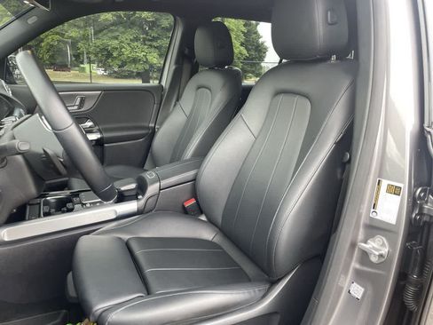 Used 2022 Mercedes-Benz EQB 350 4MATIC image 12
