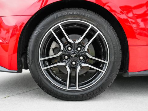 Used 2020 Ford Mustang Premium image 31