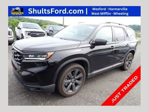 Used 2023 Honda Pilot Sport image 1