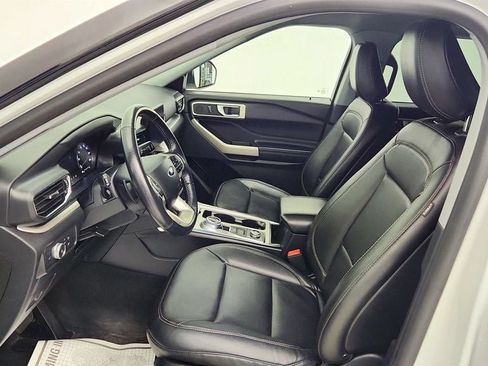 Used 2020 Ford Explorer XLT w/ Equipment Group 202A AWD/4WD image 19