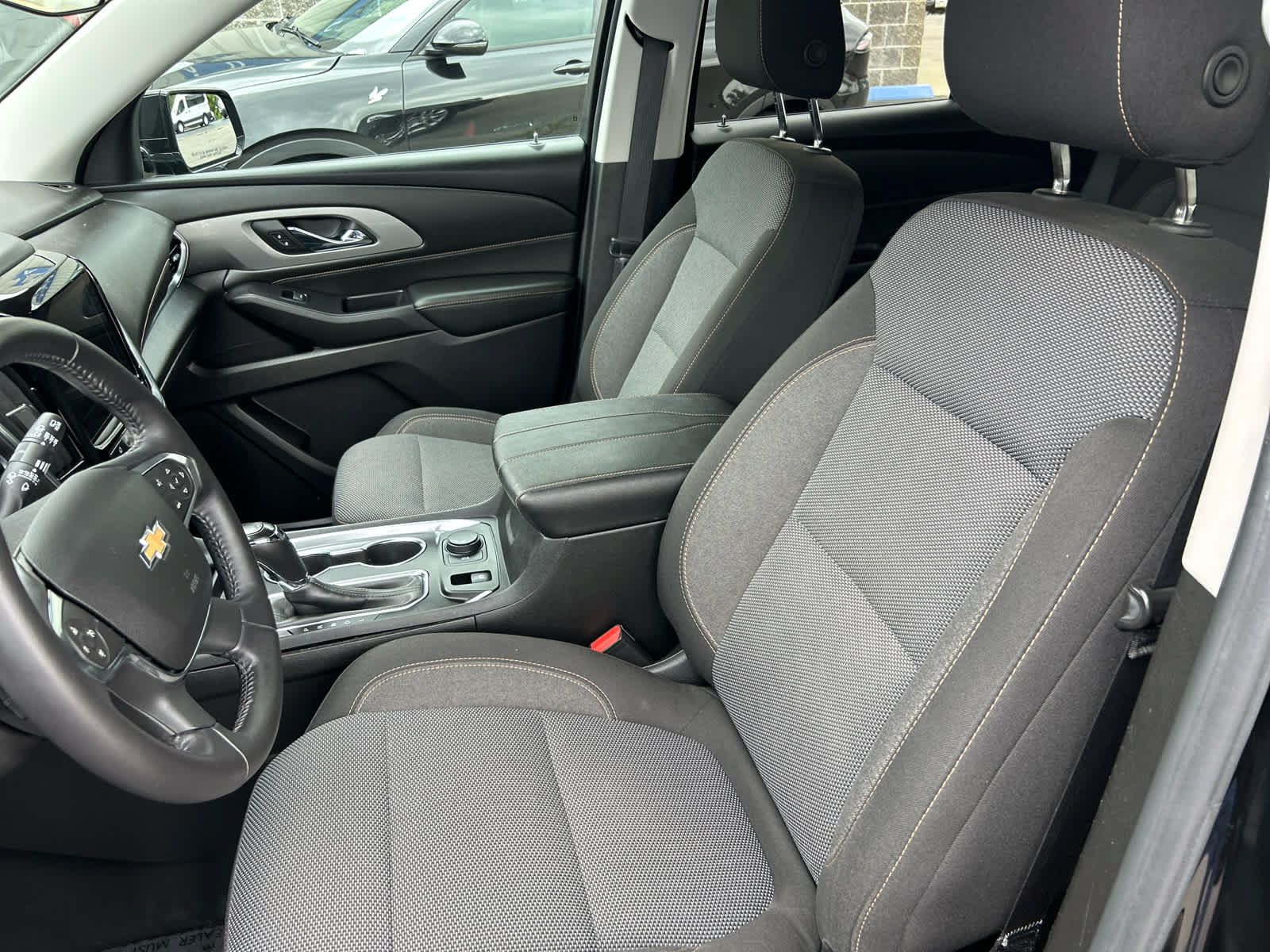 Used 2018 Chevrolet Traverse LT FWD image 12