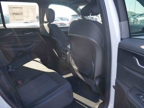 New 2025 Jeep Grand Cherokee Laredo X w/ Luxury Tech Group I image 18