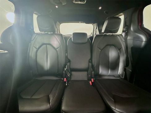 New 2025 Chrysler Pacifica Select w/ Uconnect Theater Family Group image 10