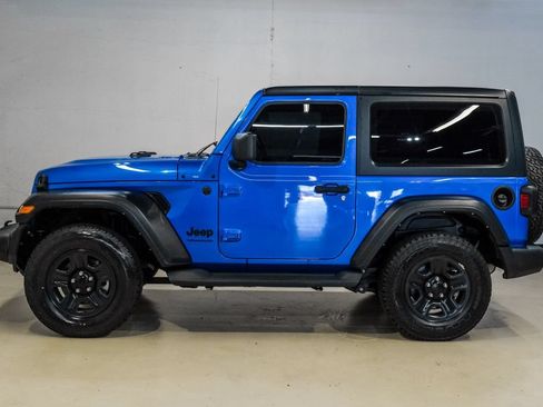 Used 2022 Jeep Wrangler Sport AWD/4WD image 15