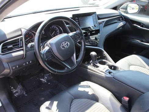 Used 2021 Toyota Camry SE AWD/4WD image 3