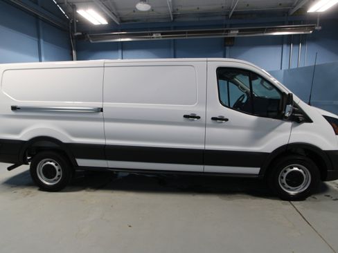 New 2026 Ford Transit 250 Low Roof RWD image 24