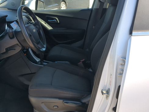 Used 2020 Chevrolet Trax LT image 18