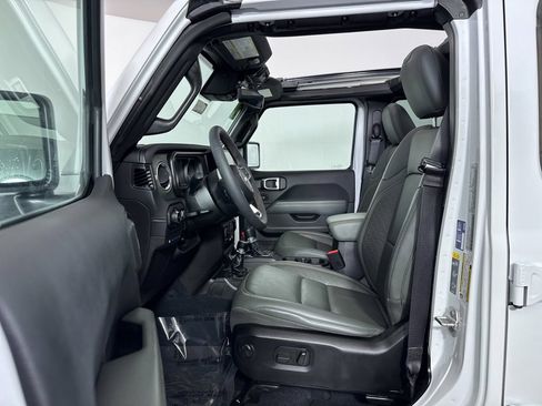 Used 2024 Jeep Wrangler High Altitude AWD/4WD image 6