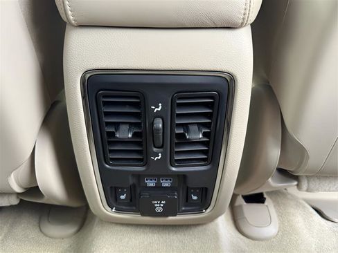 Used 2019 Jeep Grand Cherokee Overland image 25
