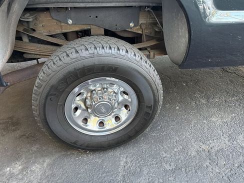 Used 2004 Ford F350 XLT AWD/4WD image 12