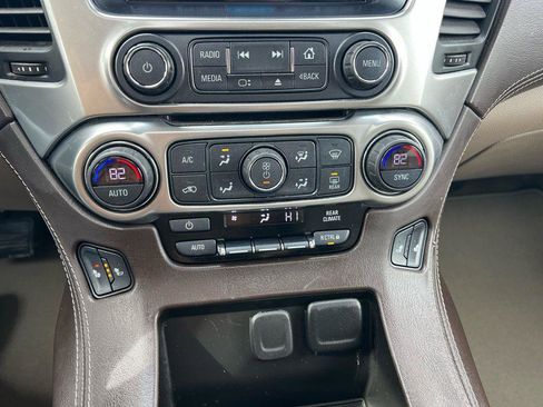 Used 2018 Chevrolet Suburban LT w/ LT Signature Package image 37