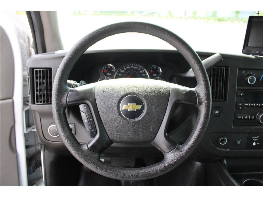 Used 2015 Chevrolet Express 3500 RWD image 14