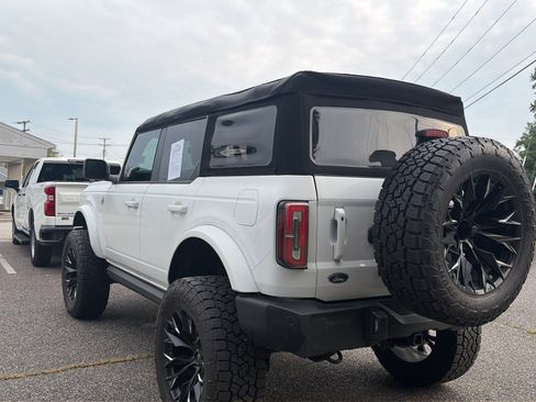 Used 2023 Ford Bronco Outer Banks AWD/4WD image 3