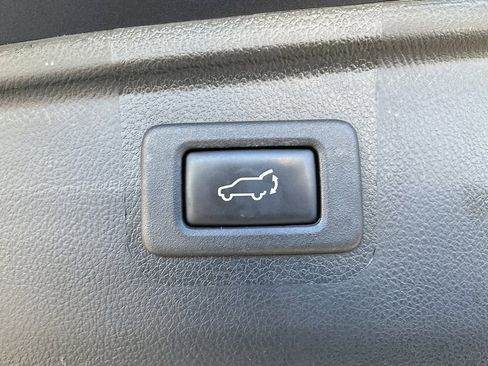 Used 2017 Subaru Outback 2.5i Limited image 10