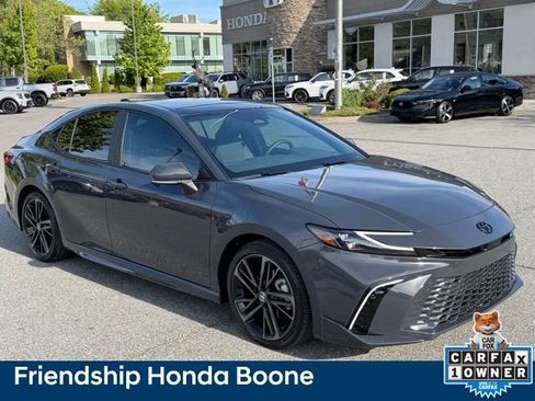 Used 2025 Toyota Camry XSE FWD image 3