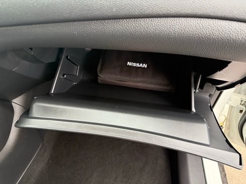 Used 2018 Nissan Rogue SV image 26