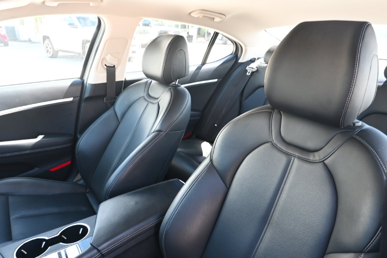 Used 2025 Genesis G70 2.5T RWD image 12
