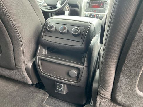 Used 2016 GMC Acadia SLE FWD image 19