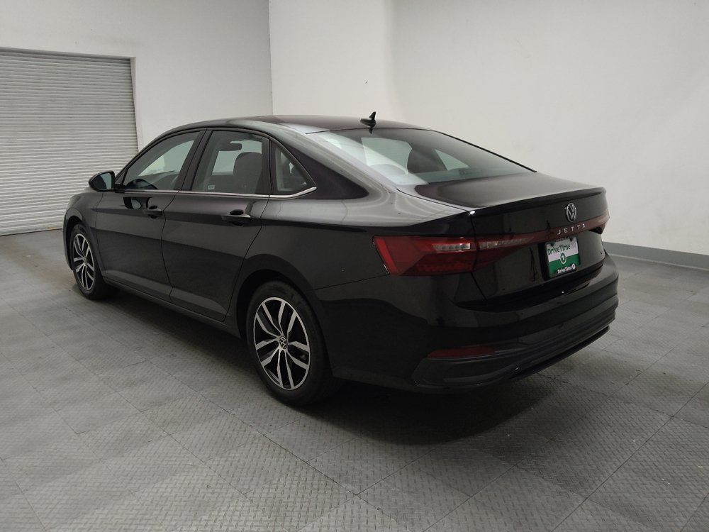 Used 2025 Volkswagen Jetta SE FWD image 5
