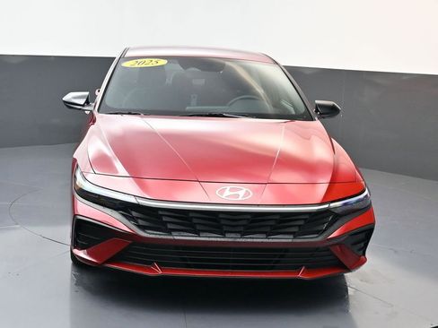 Used 2025 Hyundai Elantra Sport image 9