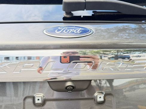Used 2020 Ford Explorer Limited RWD image 7