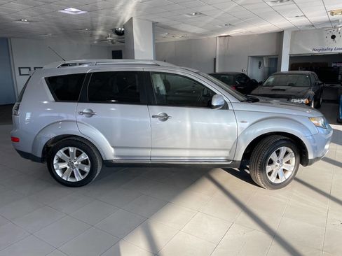 Used 2009 Mitsubishi Outlander SE image 11