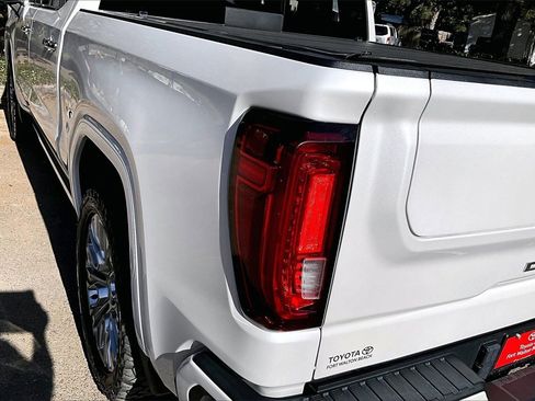 Used 2022 GMC Sierra 1500 Denali w/ Denali Reserve Package image 20