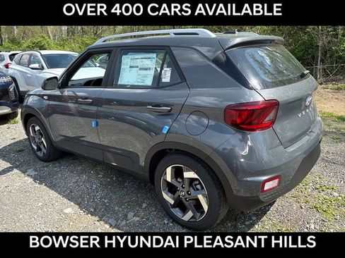 New 2026 Hyundai Venue SEL FWD image 3