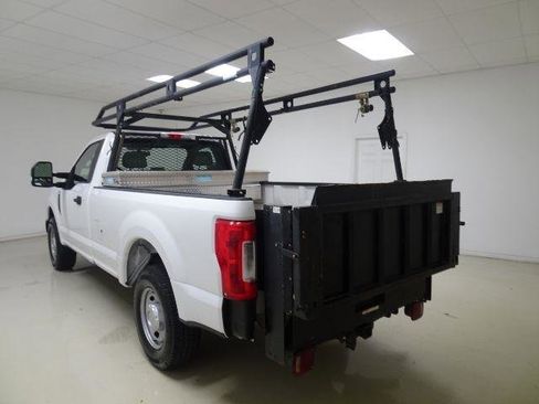 Used 2018 Ford F250 XL w/ Power Equipment Group RWD image 4