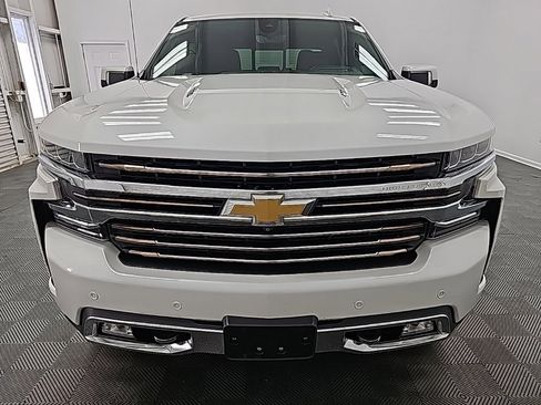 Used 2021 Chevrolet Silverado 1500 High Country w/ Technology Package image 3