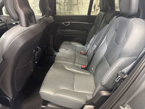 Used 2020 Volvo XC90 T6 Momentum w/ Protection Package Premier image 3