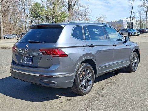 Certified 2022 Volkswagen Tiguan SE w/ Panoramic Sunroof Package image 11