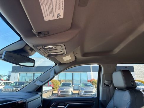 Used 2022 GMC Sierra 1500 SLT w/ X31 Off-Road Package image 24