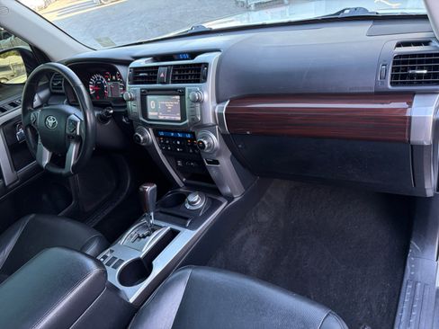 Used 2018 Toyota 4Runner Limited AWD/4WD image 31