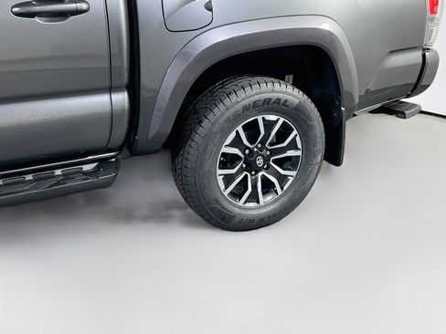 Used 2020 Toyota Tacoma TRD Sport w/ TRD Premium Sport Package AWD/4WD image 30