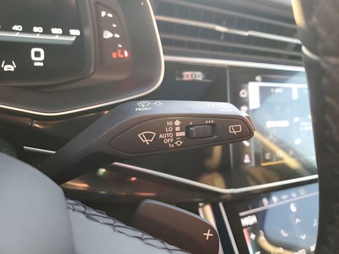 Used 2024 Audi Q7 3.0T Premium Plus image 37