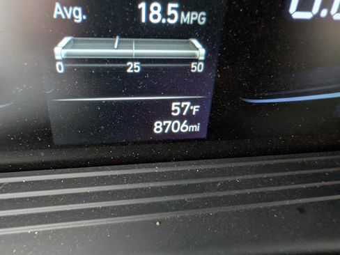 Certified 2024 Hyundai Venue SEL image 29