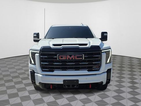 Used 2025 GMC Sierra 2500 AT4 AWD/4WD image 3