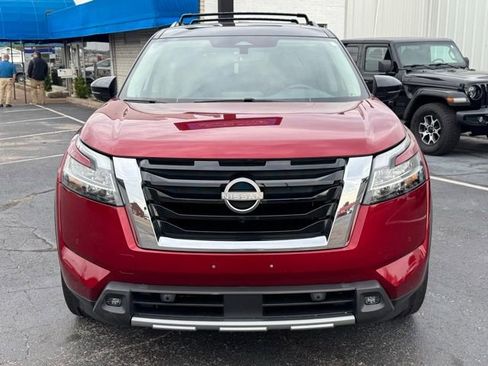 Used 2023 Nissan Pathfinder SL w/ SL Premium Package AWD/4WD image 2