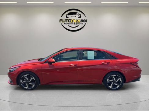 Used 2021 Hyundai Elantra Limited FWD image 4