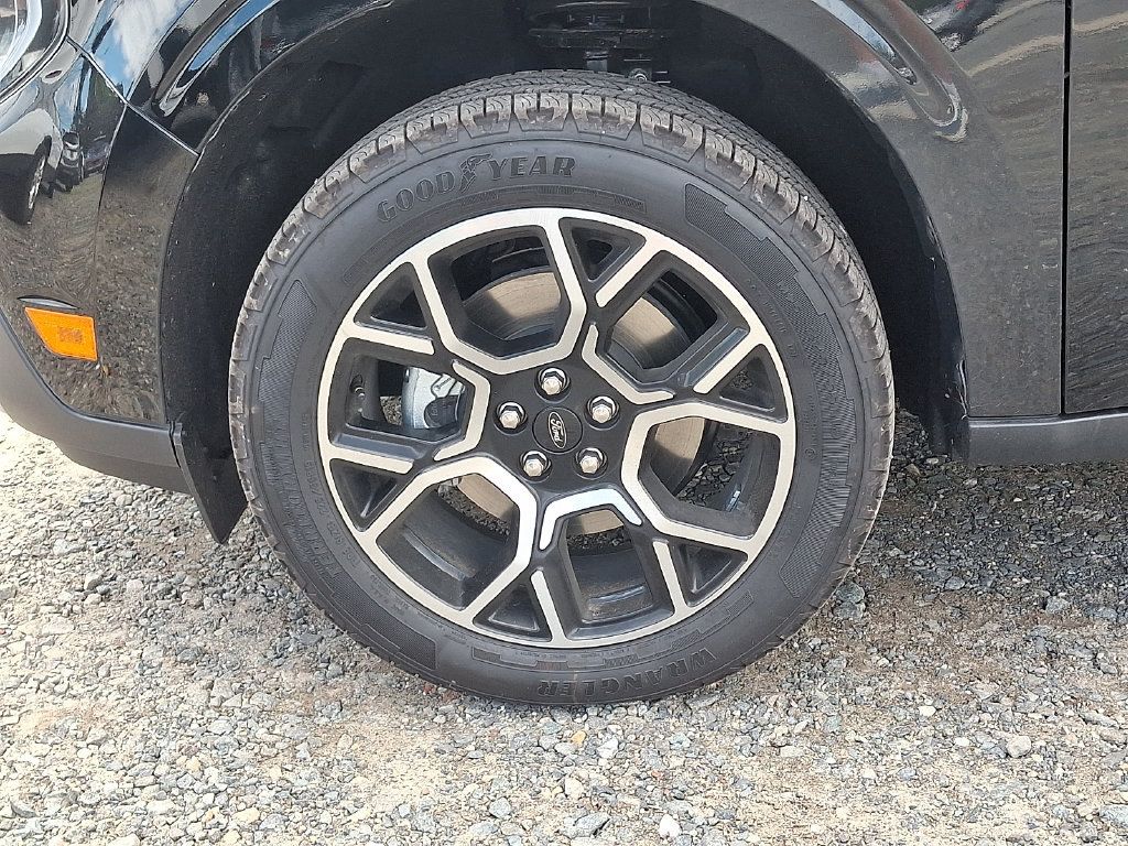Used 2026 Ford Maverick Lariat AWD/4WD image 32