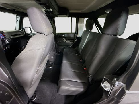 Used 2018 Jeep Wrangler Unlimited Sport image 22