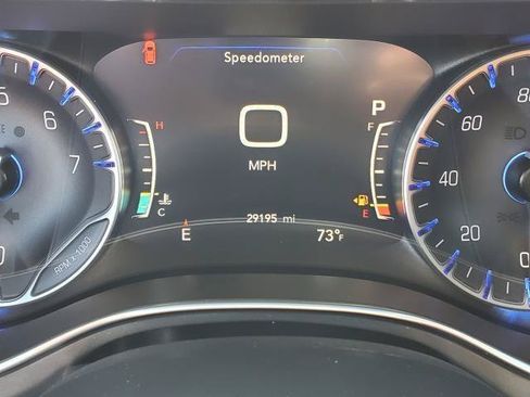 Used 2024 Chrysler Pacifica Pinnacle AWD/4WD image 11