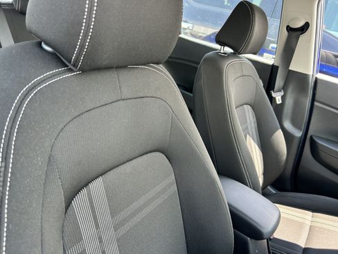 Used 2022 Hyundai Venue SEL FWD image 13