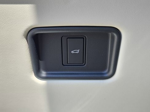 New 2026 Land Rover Range Rover Long Wheelbase SE image 26