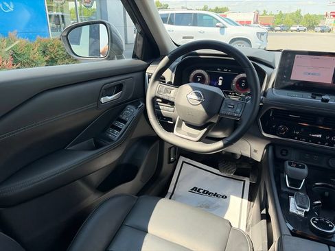 Used 2026 Nissan Rogue SL AWD/4WD image 15
