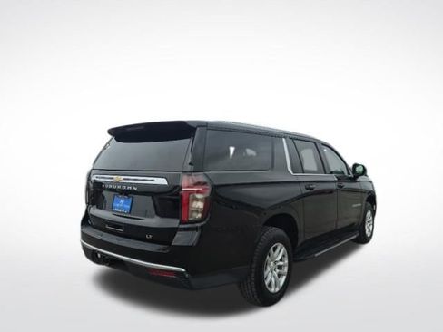 Used 2022 Chevrolet Suburban LT image 5