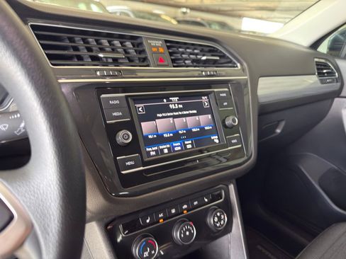 Used 2022 Volkswagen Tiguan S image 14